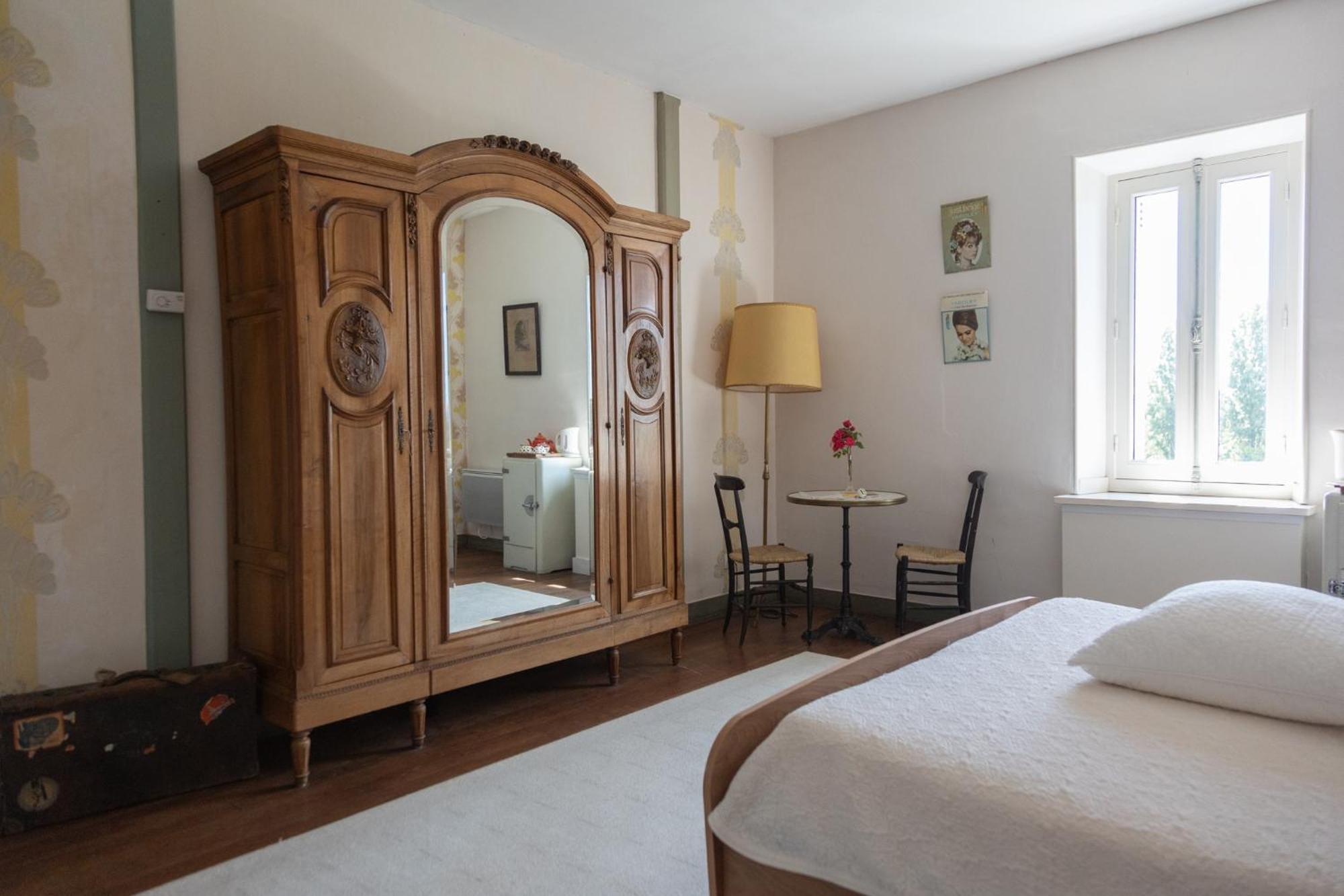 Le Domaine Du Meunier Hotel Mortagne-sur-Gironde Екстериор снимка