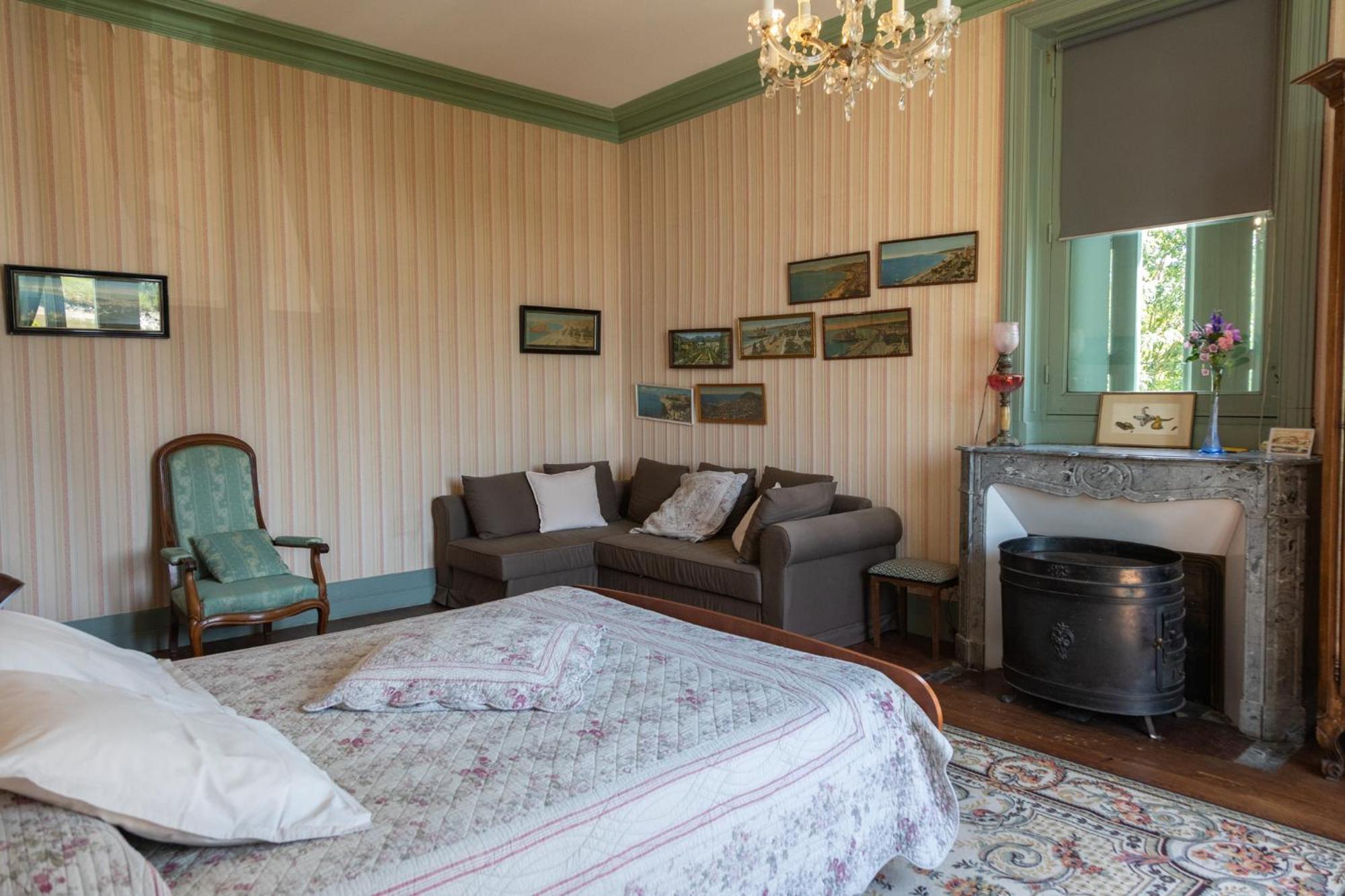 Le Domaine Du Meunier Hotel Mortagne-sur-Gironde Екстериор снимка